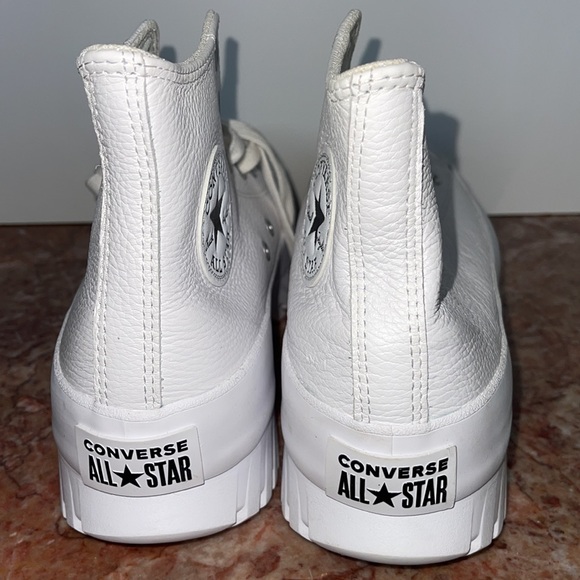 Converse Women's Chuck Taylor All Star Lugged 2.0 High White Platform Sneakers - Picture 6 of 9